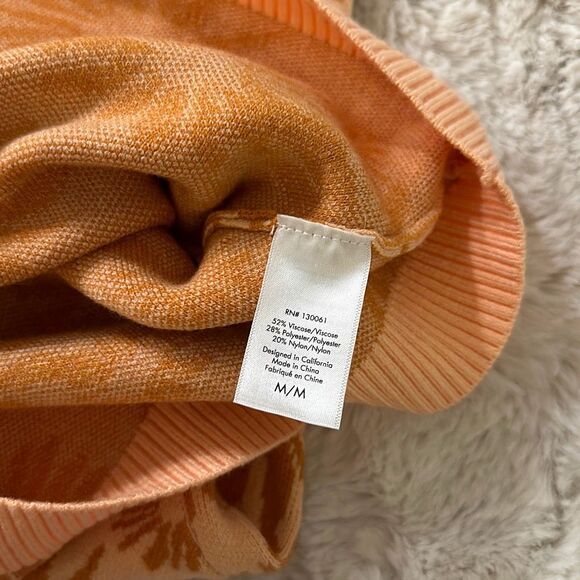 L*Space Plumeria Pullover Size M - Picture 11 of 13